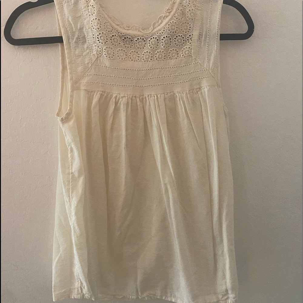 Women’s sleeveless top